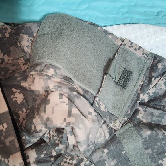 DEFENDER M NWT MENS SZ SMALL REGULAR DIGITAL CAMMO ARMY JACKET ZIP COAT (2) - Picture 5 of 8